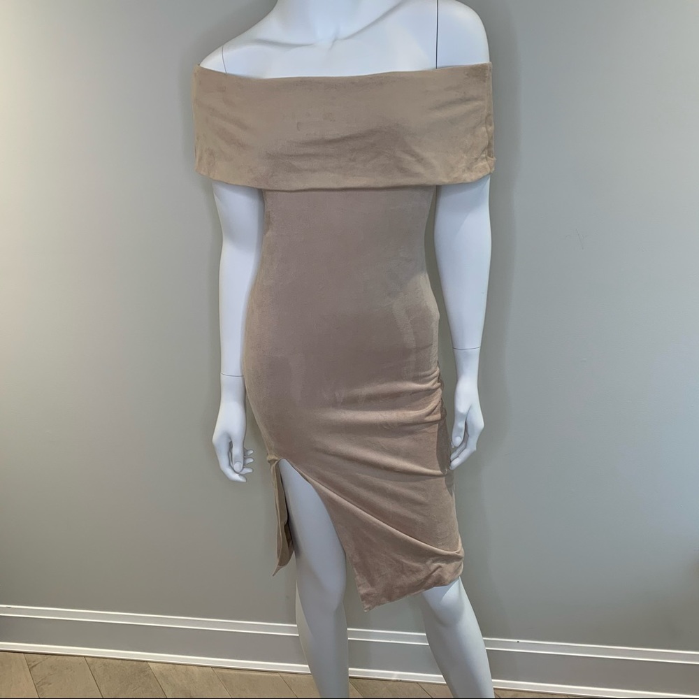 Off the Shoulder Sleeveless Dress EV0056